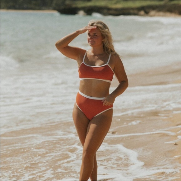 Geode Other - NWT! Geode Coral Swim Set with White Trim (2 tops & bottom!) Super Flattering!